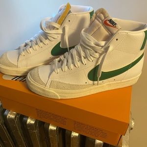 Nike Blazer Mid '77 Vintage mens 7.5 womens 9